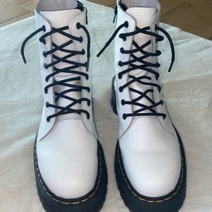 Dr. Martens Jadon 8-Eye Leather Platform Boot Men Size 10(M) Women Size 11(L)